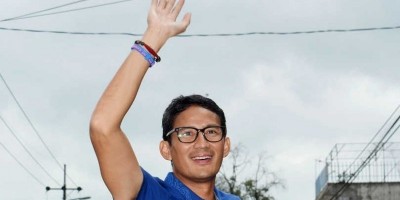 AJAIB ADA PELANGI DIATAS SANDIAGA