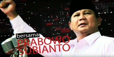 Ribuan Masa Sambut Kedatangan Prabowo di Bandung