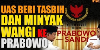 UAS BERI TASBIH DAN MINYAK WANGI KE PRABOWO